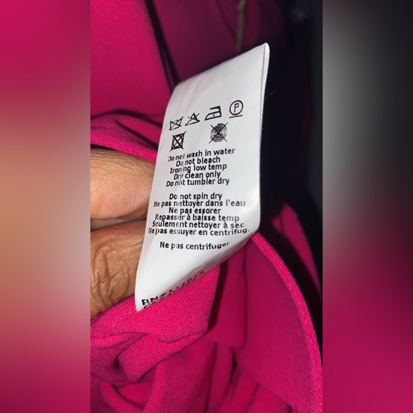 Bell Cuff Sheath Dress
Michael Kors - Picture 12 of 15